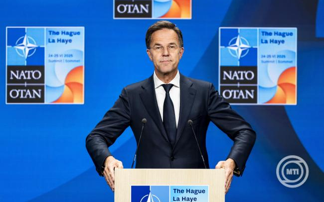 Mark Rutte: a NATO-tagországok öt százalékra növelik a védelmi kiadásaikat